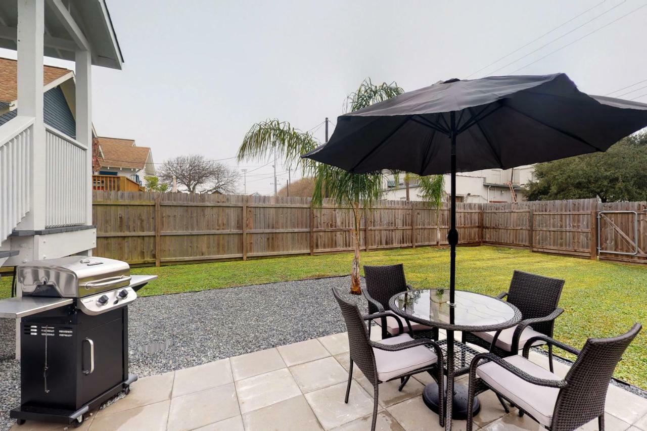 The Breezy Bungalow Galveston Exterior foto